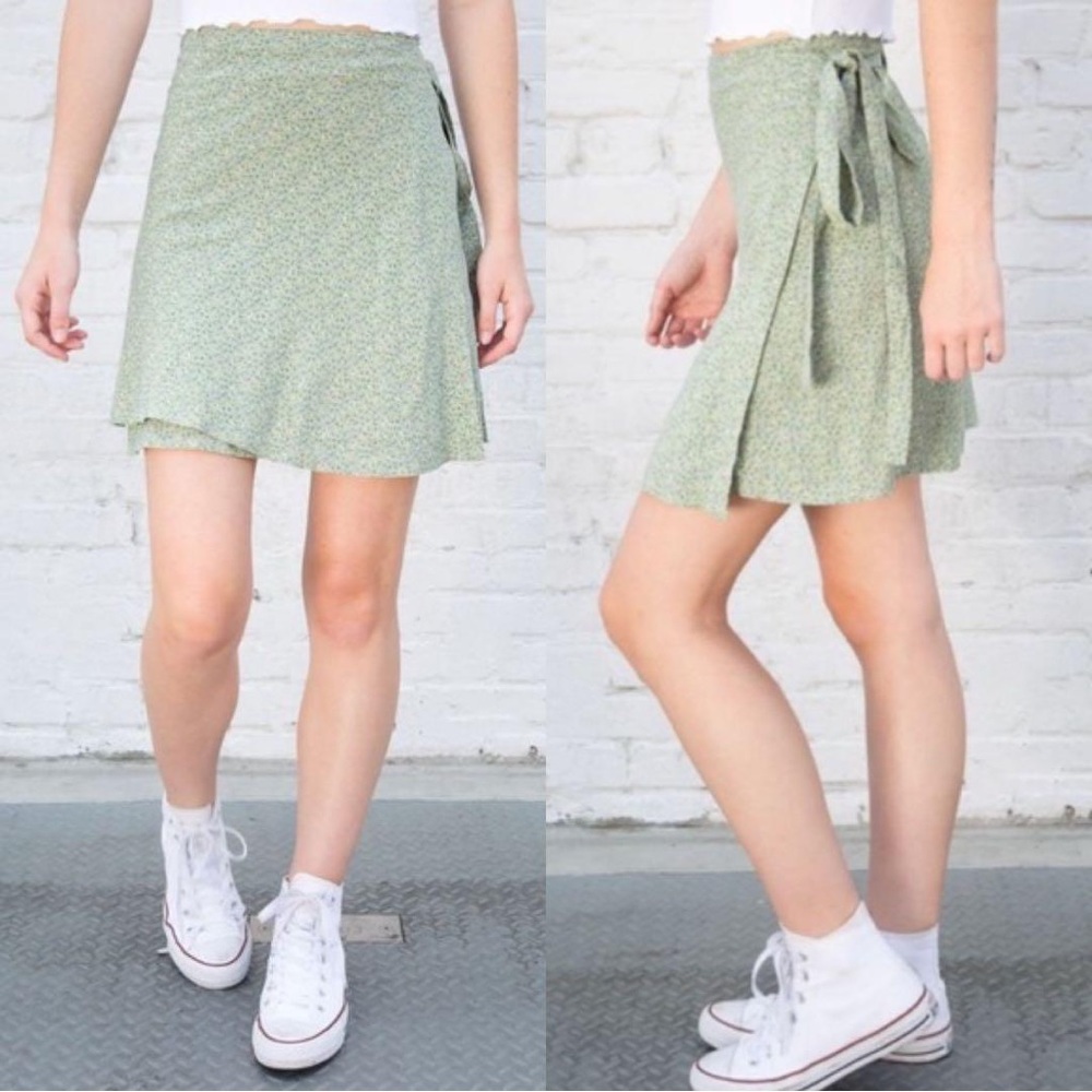 BRANDY MELVILLE GENEVIEVE GREEN FLORAL WRAP SKIRT